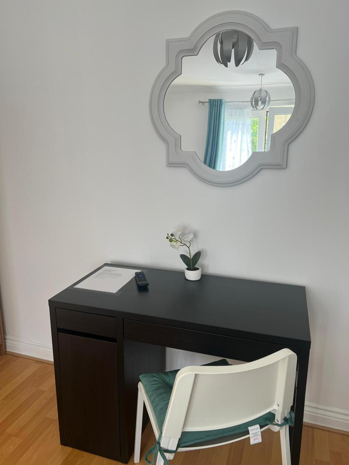 Luxury Rooms And An En-Suite Room With Free Wi-Fi Clarendon Way Colchester Exteriör bild