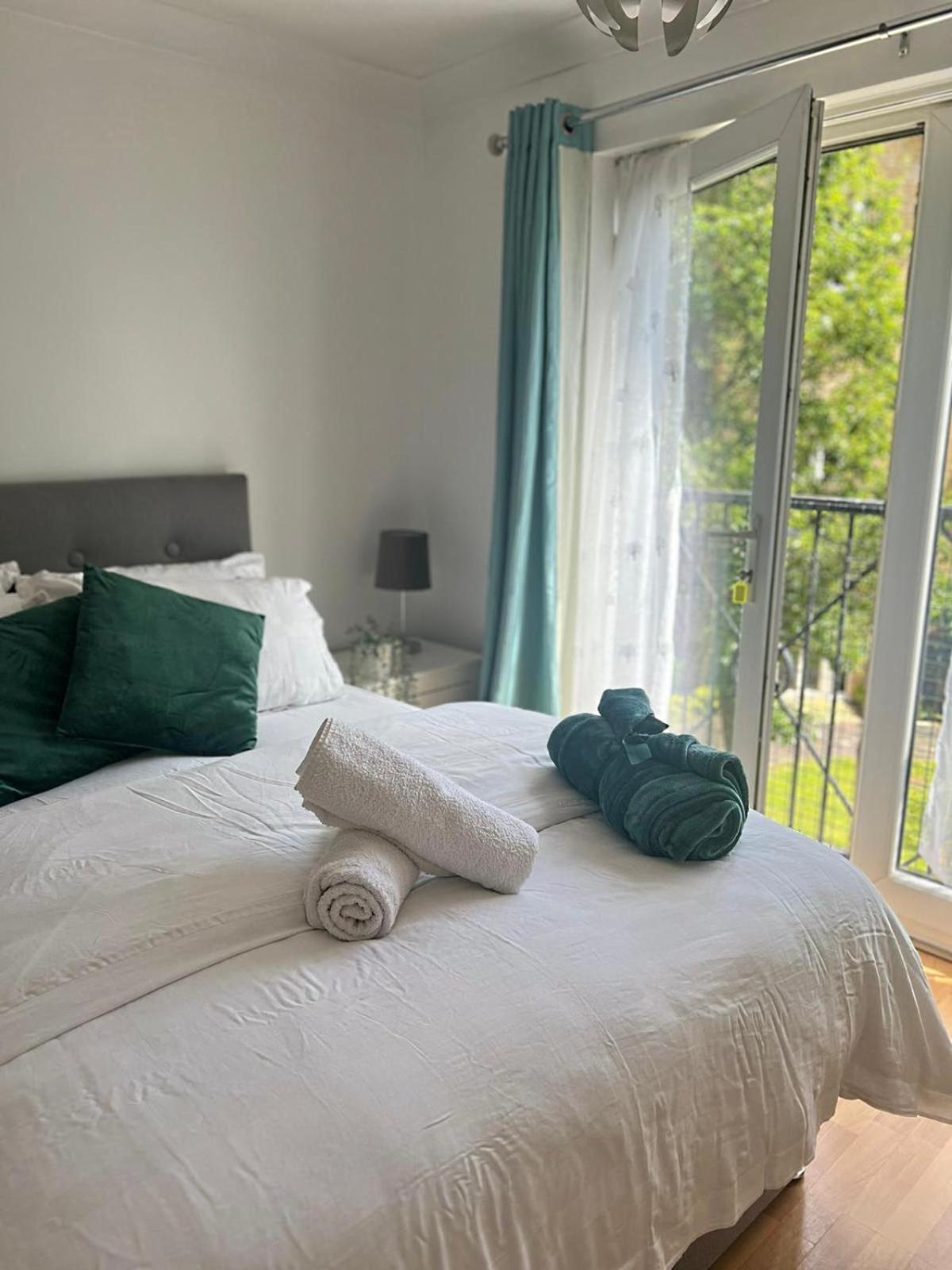 Luxury Rooms And An En-Suite Room With Free Wi-Fi Clarendon Way Colchester Exteriör bild