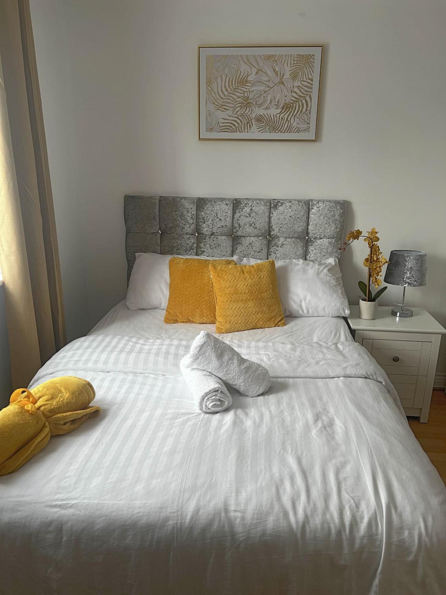 Luxury Rooms And An En-Suite Room With Free Wi-Fi Clarendon Way Colchester Exteriör bild
