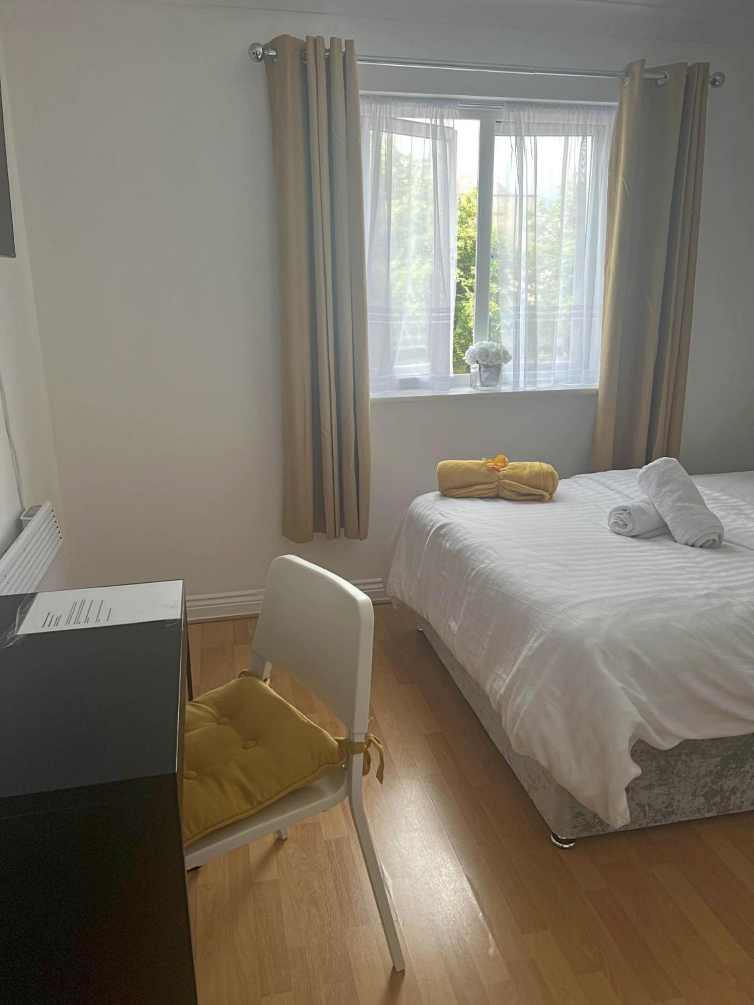 Luxury Rooms And An En-Suite Room With Free Wi-Fi Clarendon Way Colchester Exteriör bild